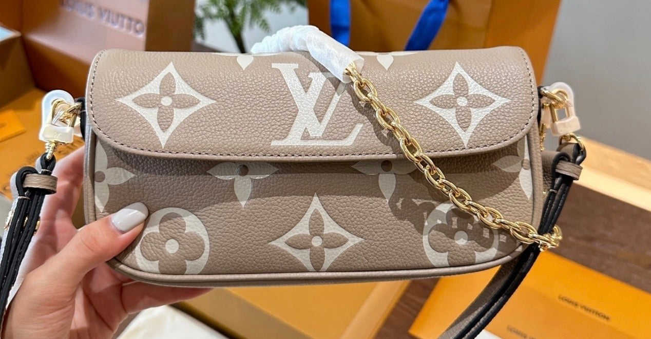Tan LV purse